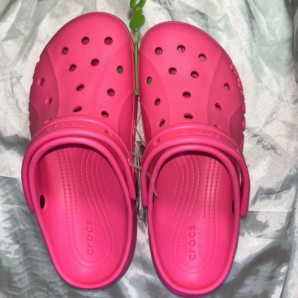 CROCS Baya Platform clogs women’s size 10 in electric Pink NEW